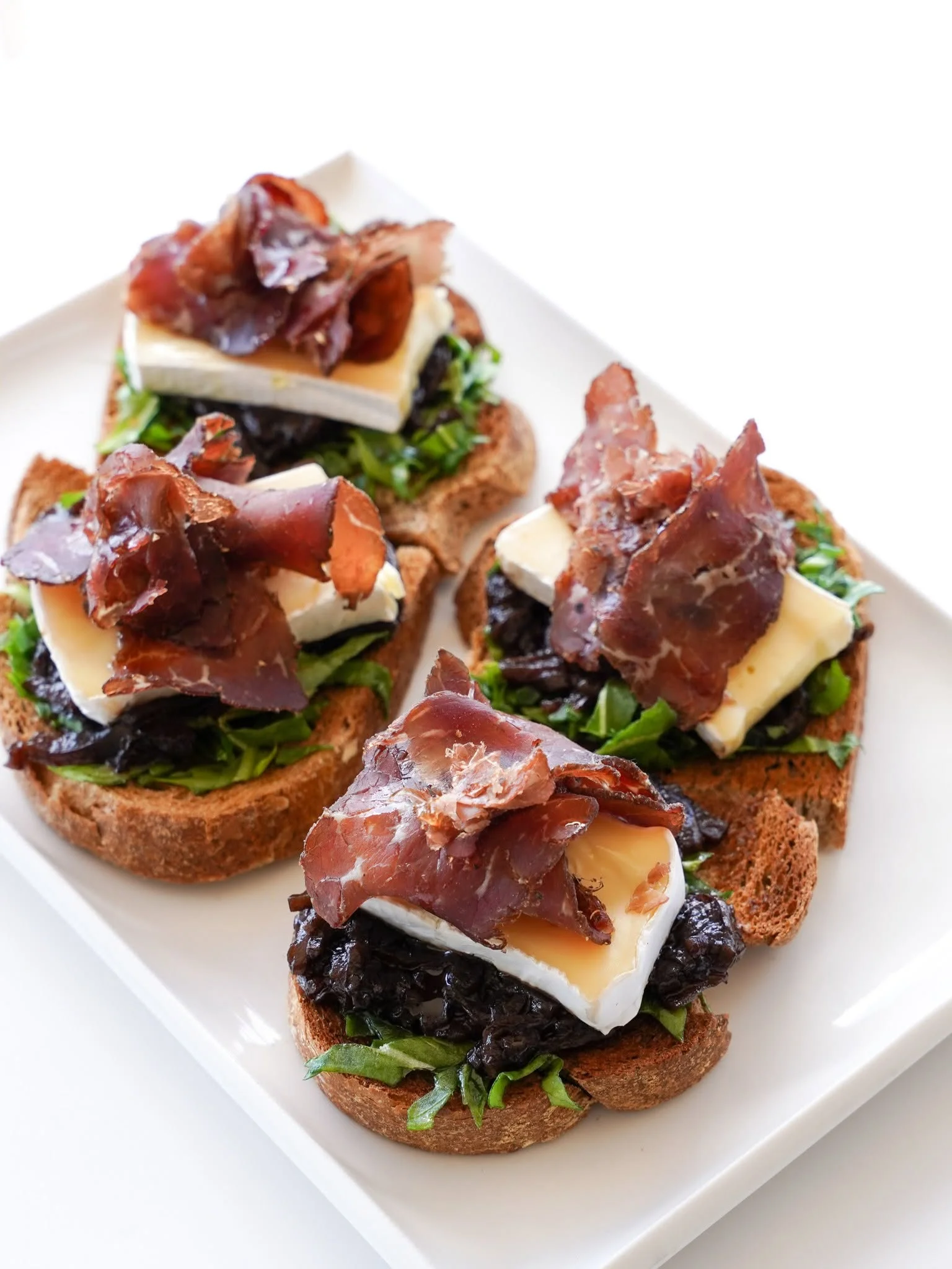 Bruschetta with brie, prosciutto and onion jam at Waterbar & Grill Steakhouse, Cairns